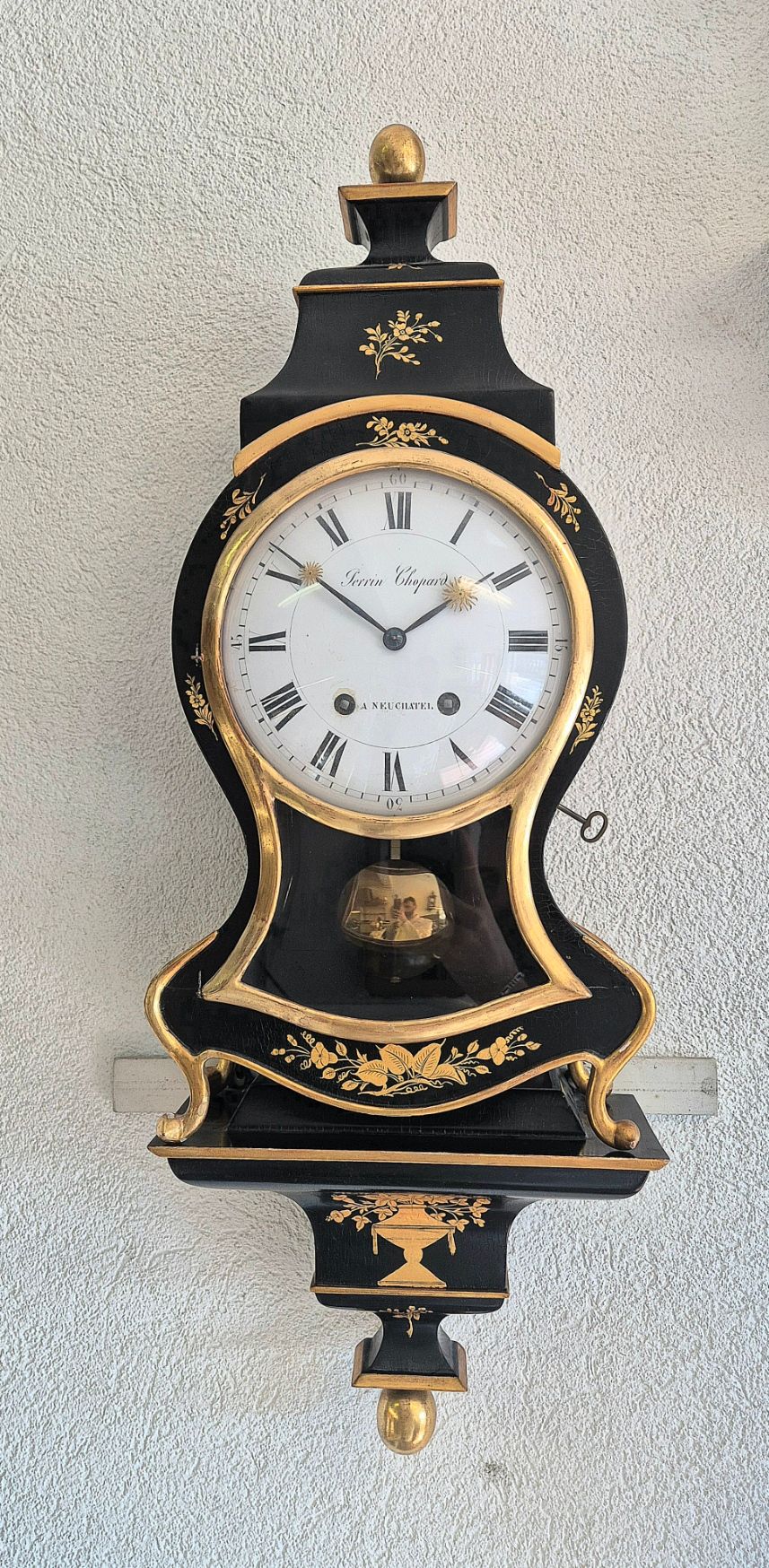 Petite pendule Neuchâteloise signée Perrin Chopard à Neuchâtel