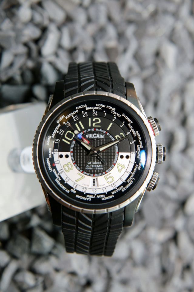Vulcain Cricket GMT X-TREME, avec réveil