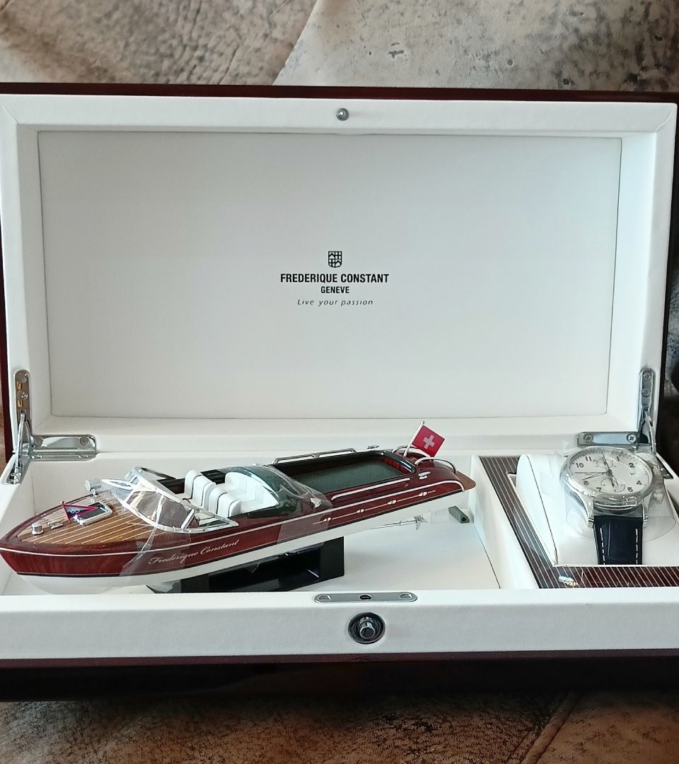 Coffret frederique constant, bateau Riva