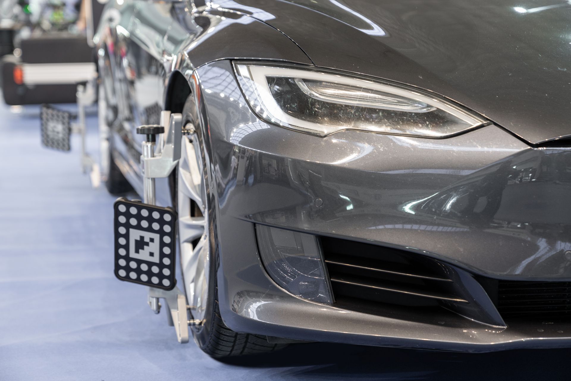 Réglage de parallélisme sur un modèle Tesla