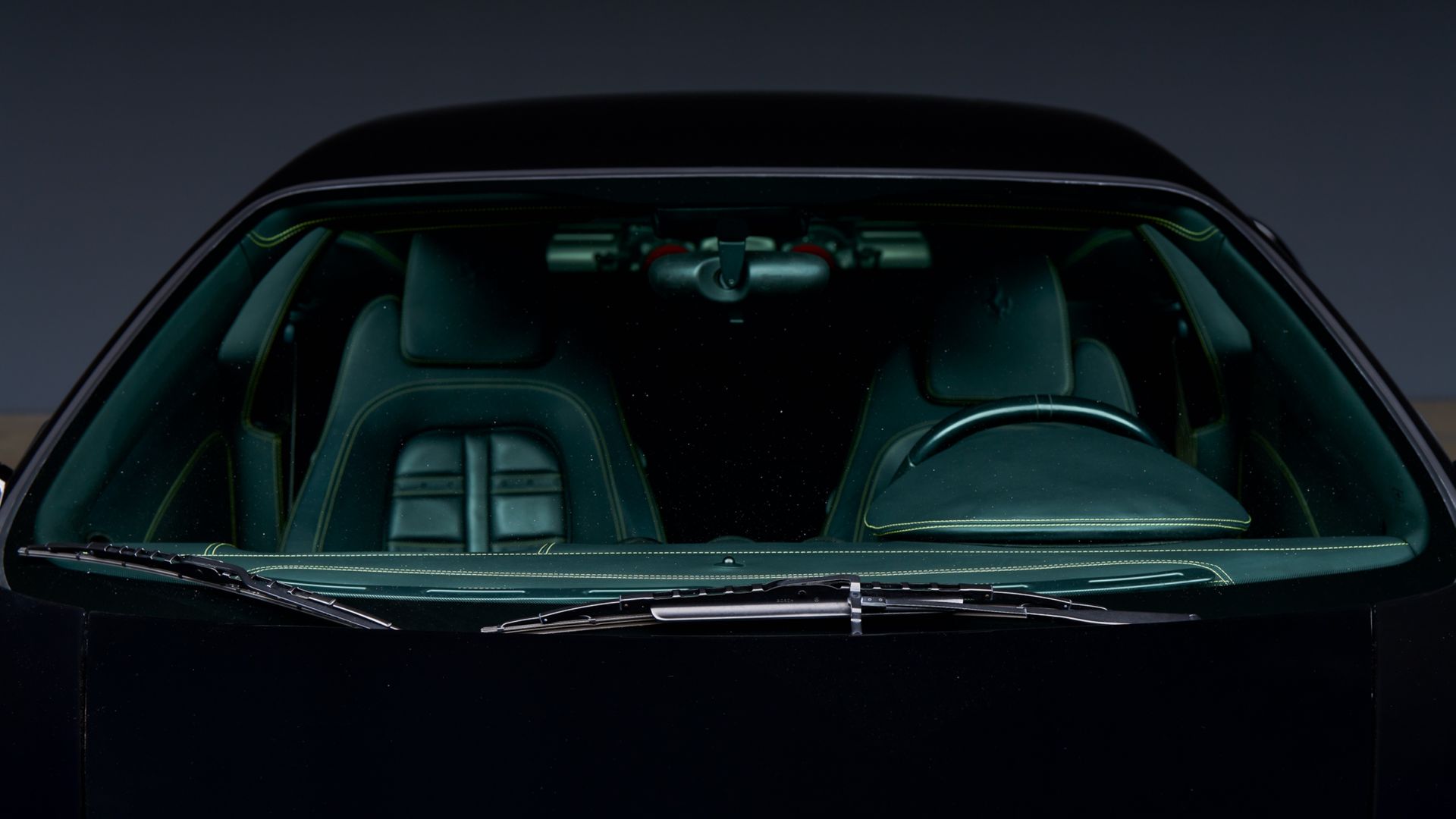 Pare brise d'une voiture de sport