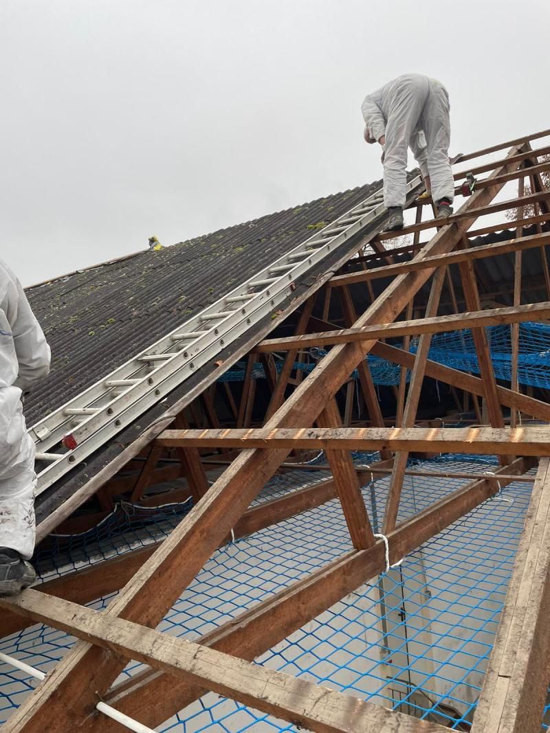 Sanierung von Dach mit Asbest