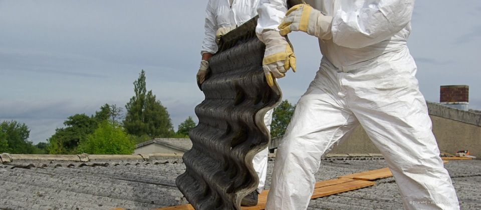 Austausch von Dach mit Schadstoffen
