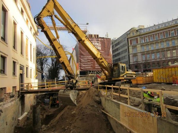 Kavinkone Helsingin työmaalla
