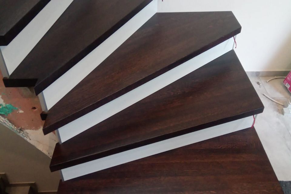 Boden aus Holz, gefertigt von der H. Obermeder GmbH & Co. KG