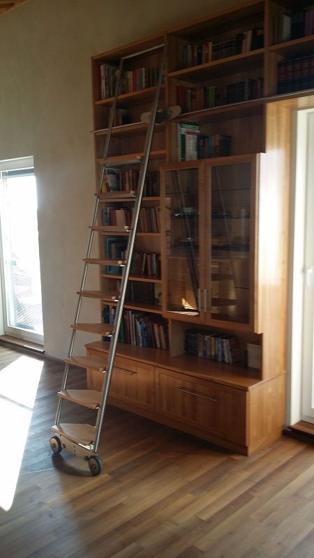 Projekt von Die Schreinerei T.H., Inh. Schreinermeister Thomas Herbert: Regal mit Leiter