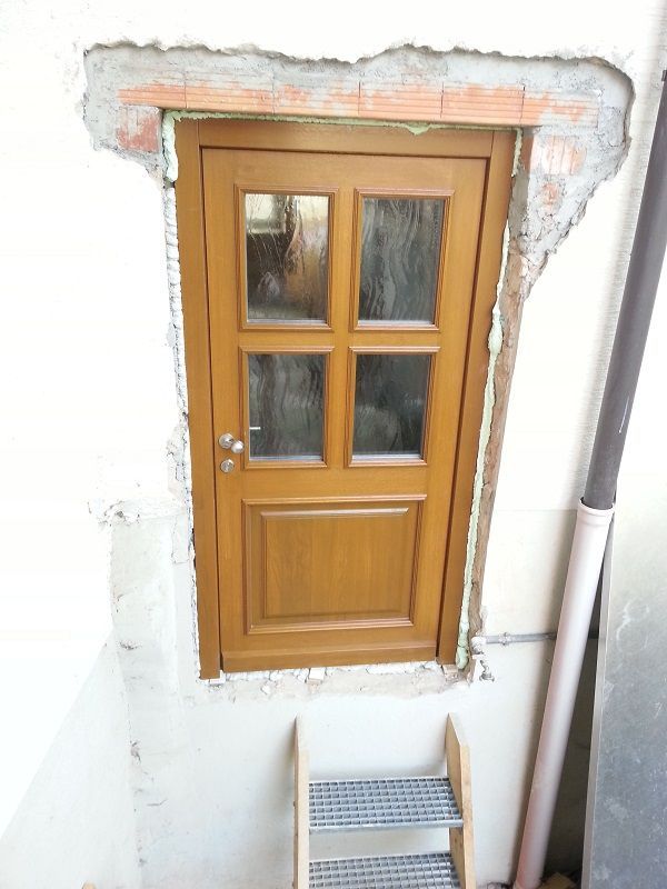 Projekt von Die Schreinerei T.H., Inh. Schreinermeister Thomas Herbert: Eingangstür aus Holz