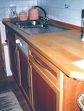 Küchenarmaturen in Holzoptik