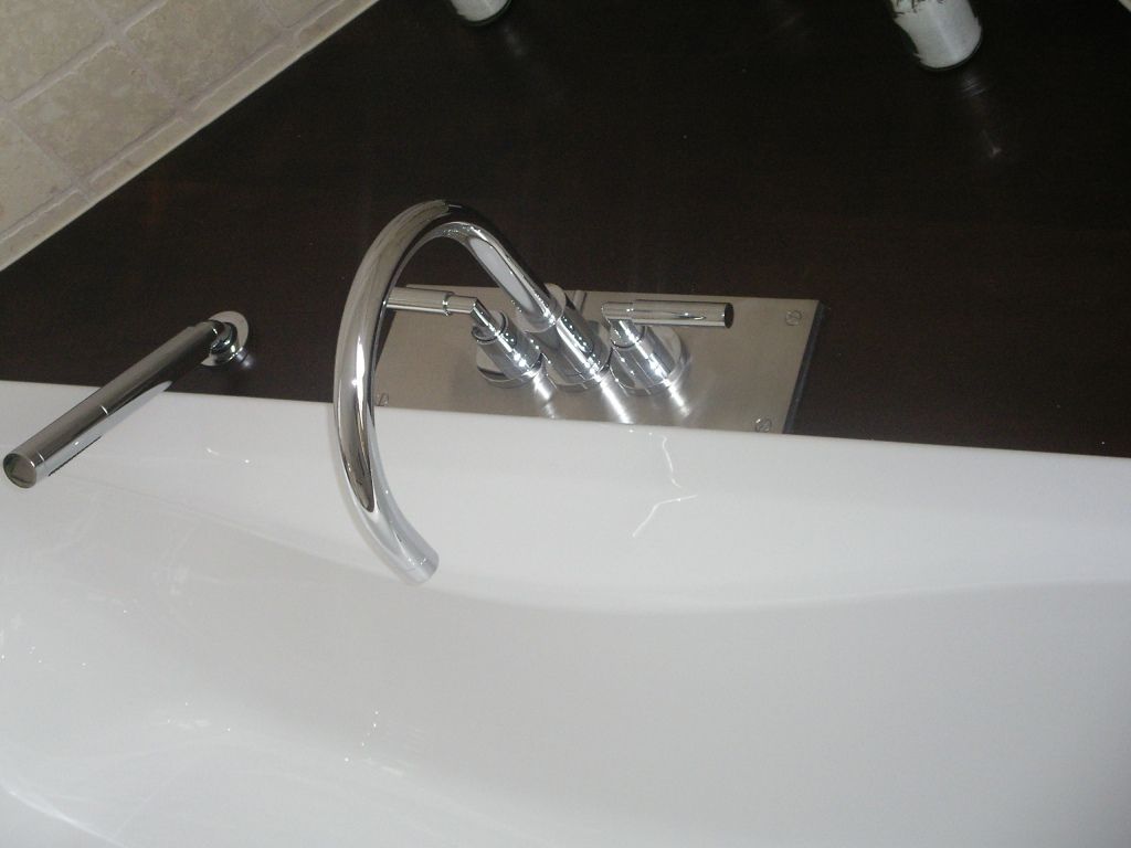 Detailansicht Wasserhahn für Badewanne