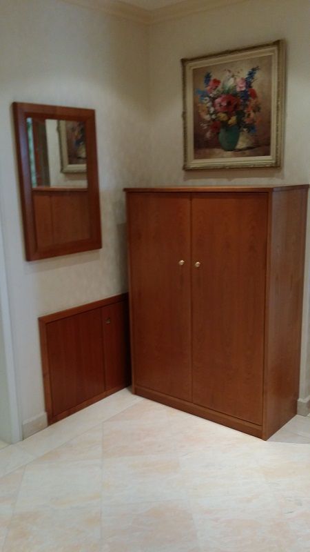 Projekt von Die Schreinerei T.H., Inh. Schreinermeister Thomas Herbert: niedriger Holzschrank