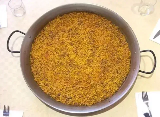 Una especie de arroz en una olla