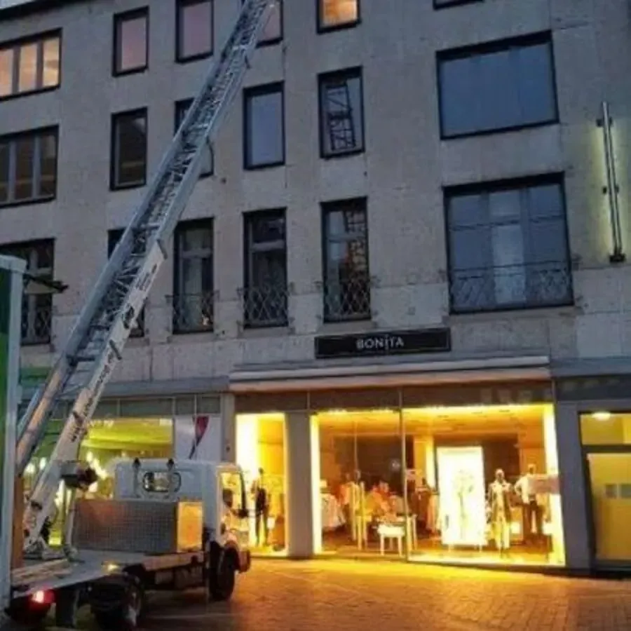 Ein Gebäude mit dem Wort „Bonita“ darauf