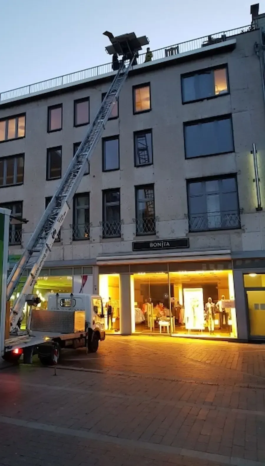 Ein Gebäude mit dem Wort „Bonita“ darauf