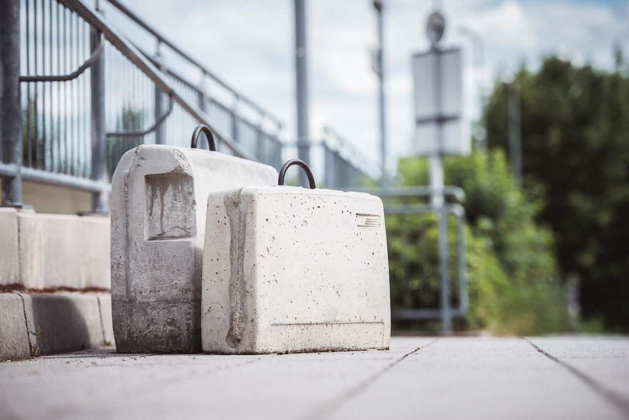 Zwei Koffer, von Linda Nadji