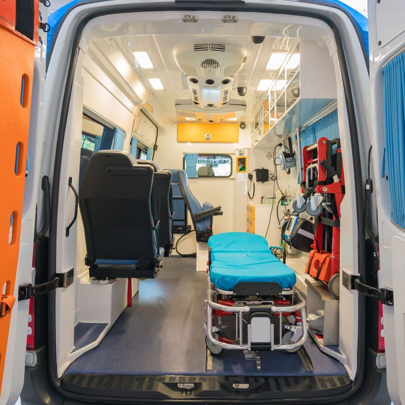 Intérieur du camion-ambulance
