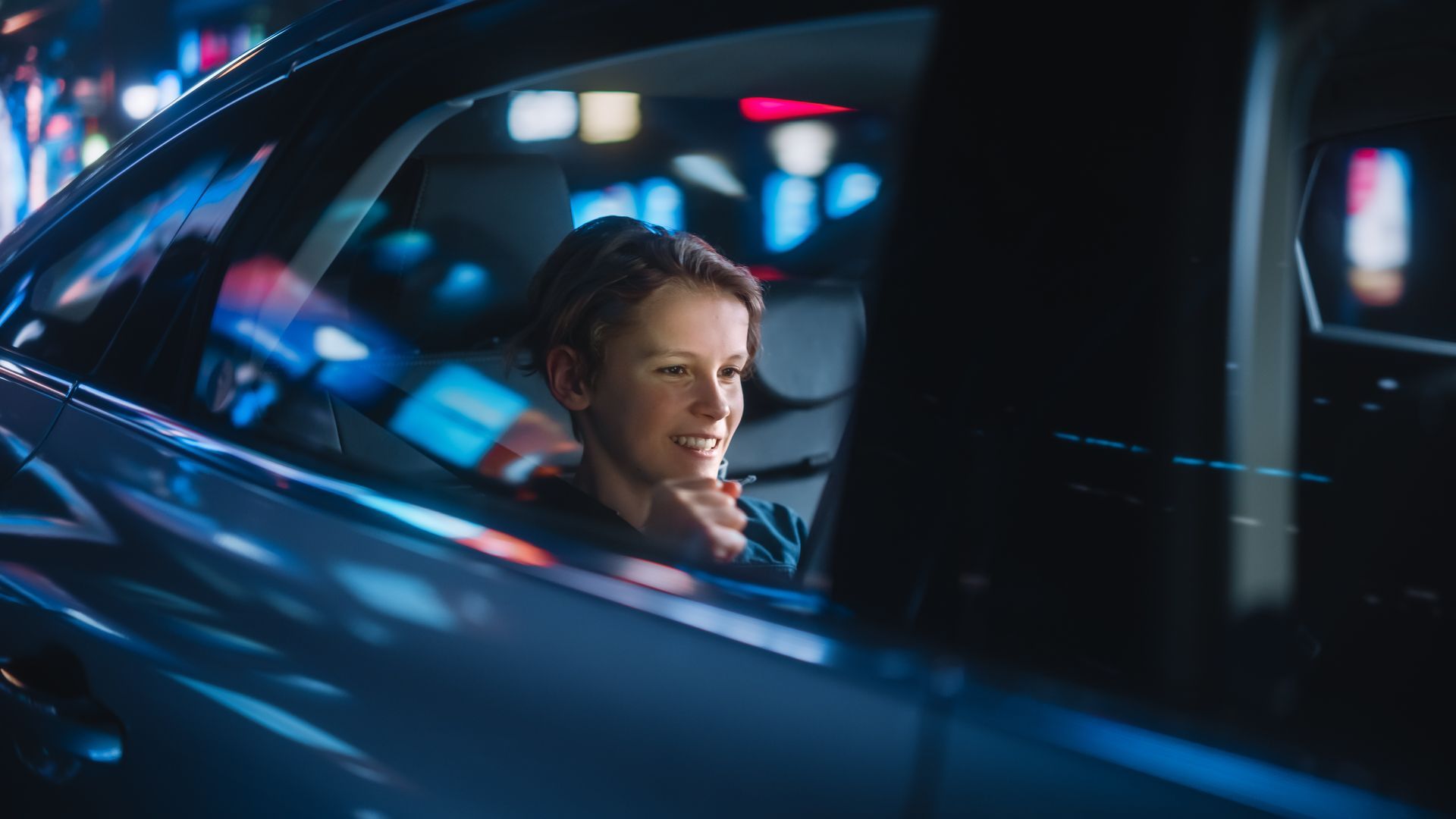 Enfant installé dans un taxi