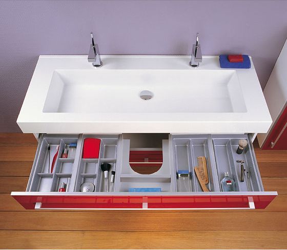 Waschbecken mit Sortiment-Schublade