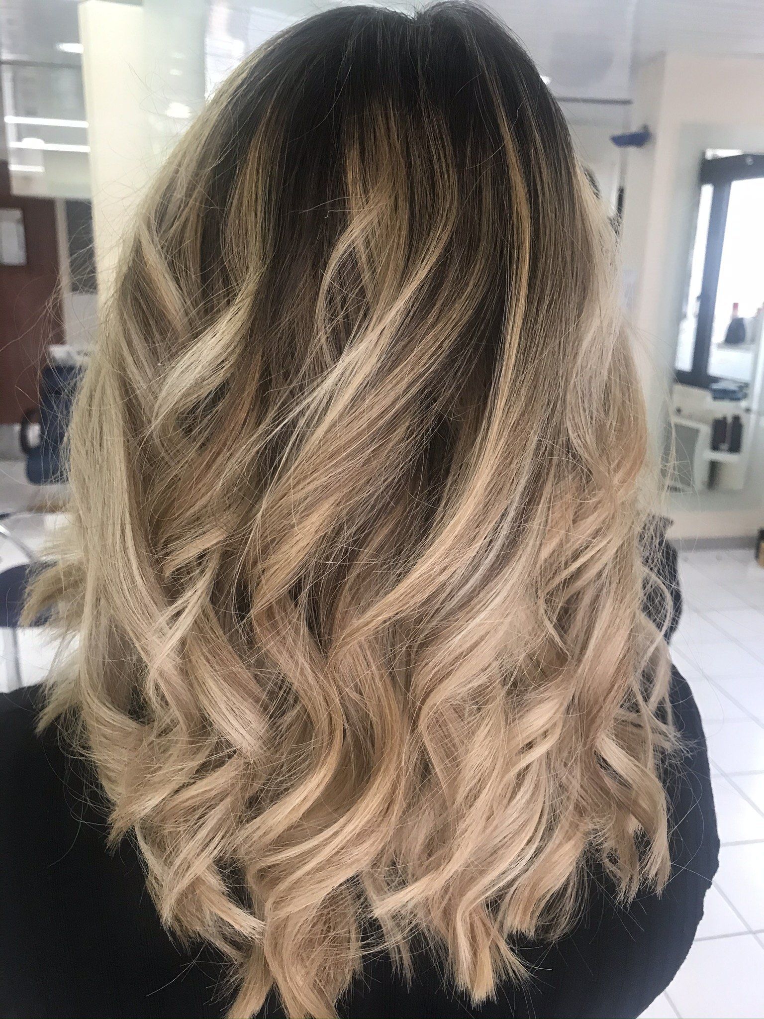 Des reflets naturels sur cheveux longs