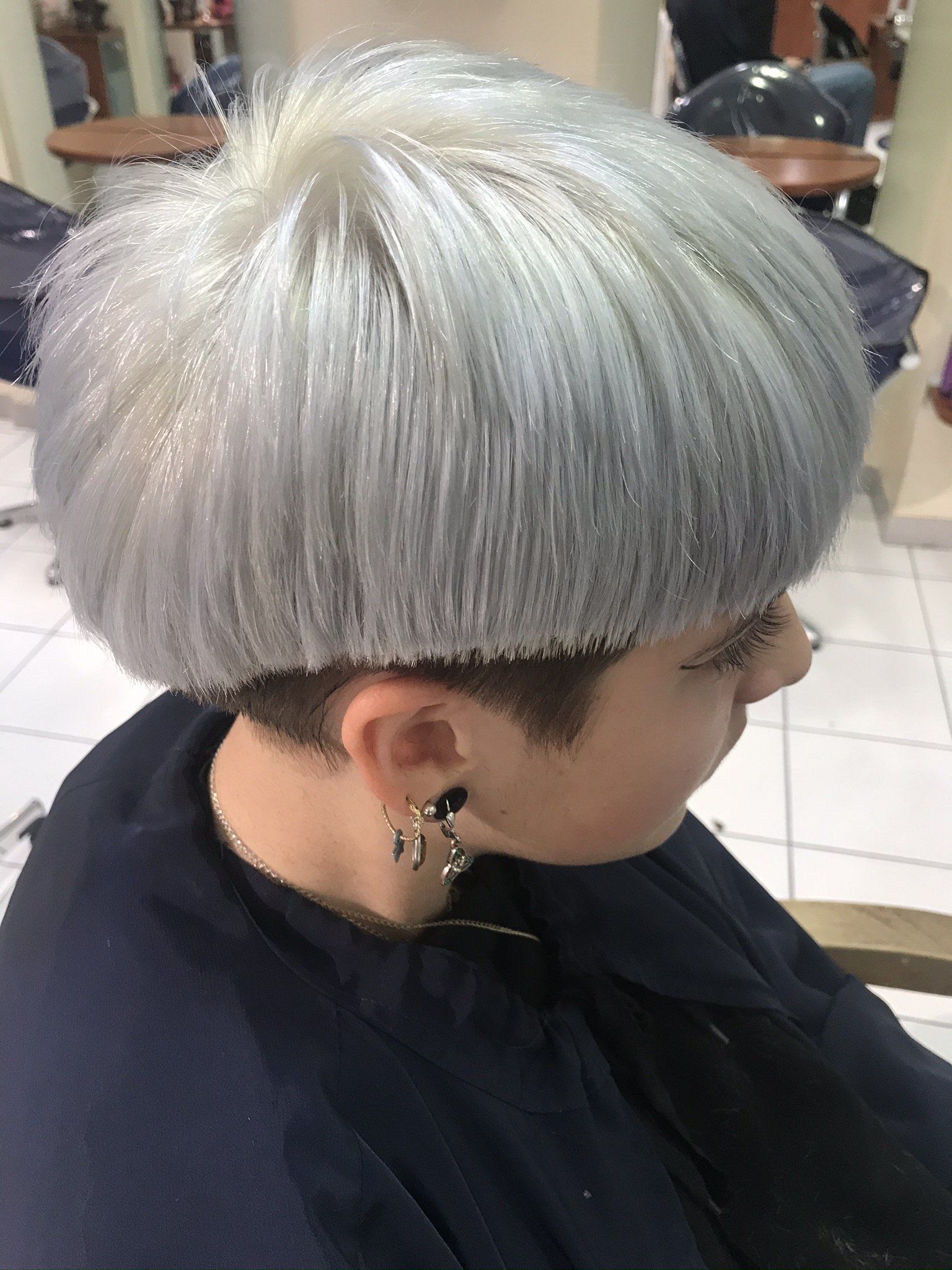 Couleur et coupe courte