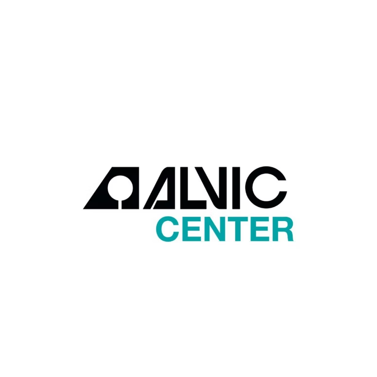 Logotipo del ALNIC CENTER en negro y verde azulado sobre fondo blanco.