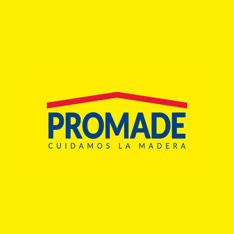 Logotipo de PROMADE sobre fondo amarillo con línea de techo roja y texto azul, “Cuidamos la madera”