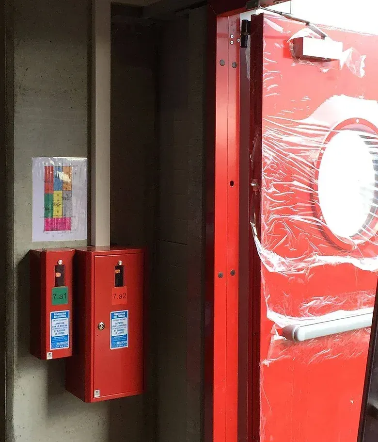 Dispositifs de commande qui permettent de contrôler le fonctionnement des systèmes de désenfumage