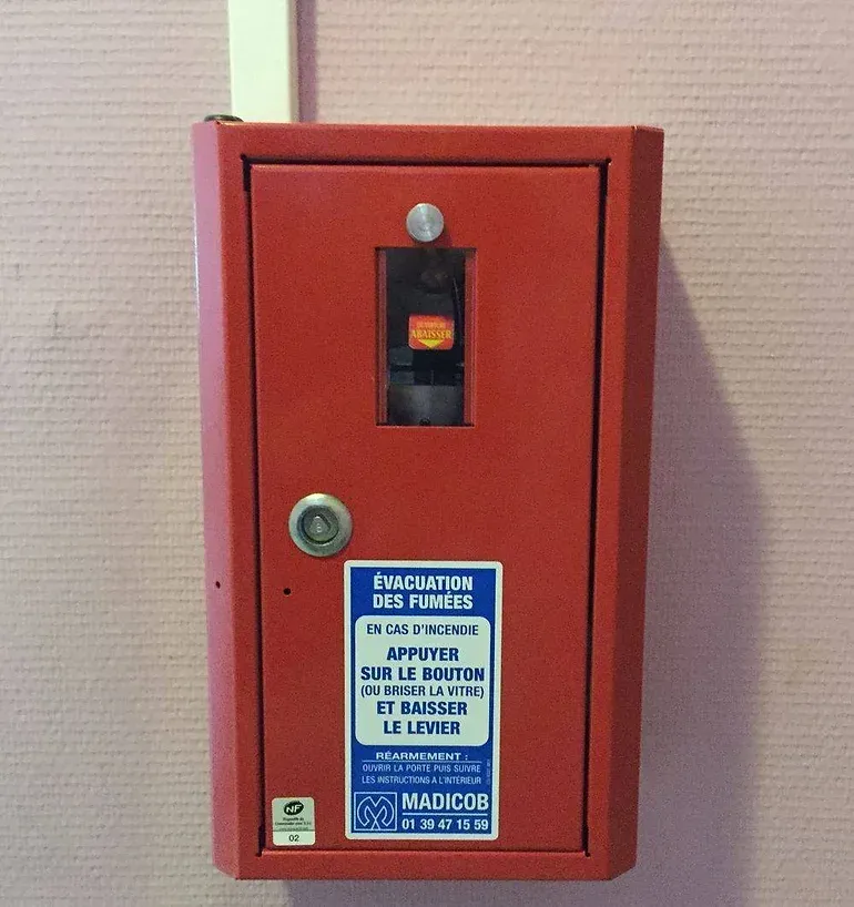 Coffret pneumatique rouge