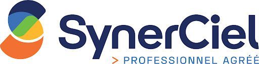 Logo pour SynerCiel : une forme en « S » stylisée avec des segments bleus, verts, jaunes et orange, et le texte : SynerCiel, « professionnel agréé ».