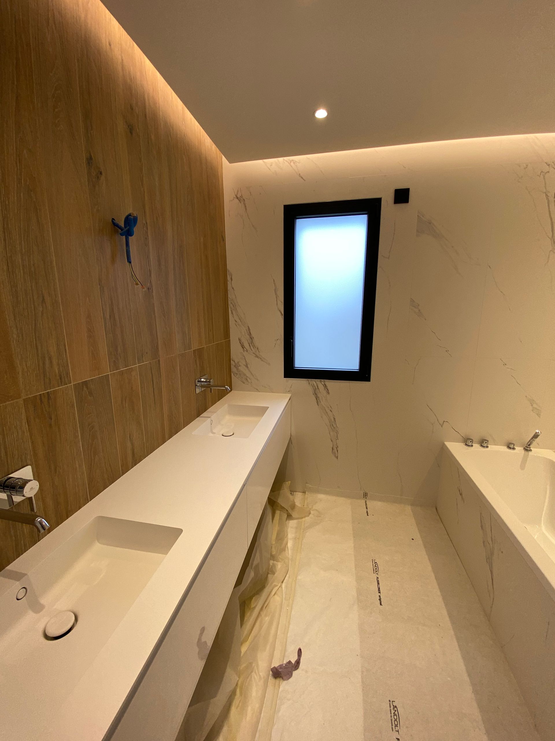 Doubles vasques et baignoire