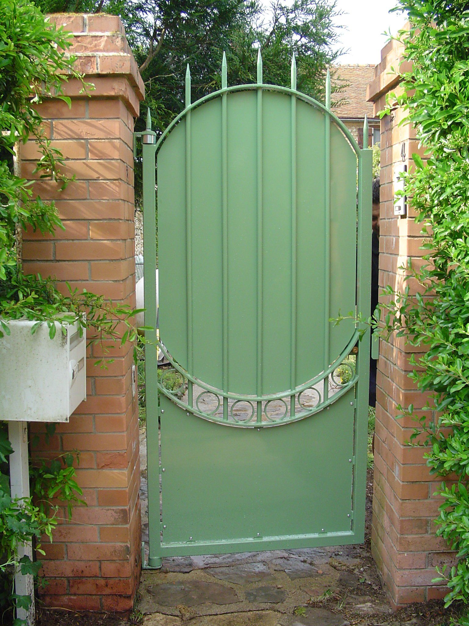 Porte métallique verte