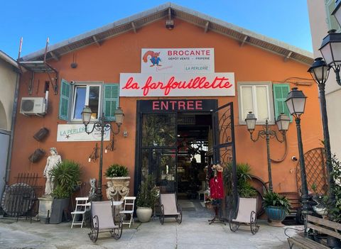 Façade orange de La farfouillette
