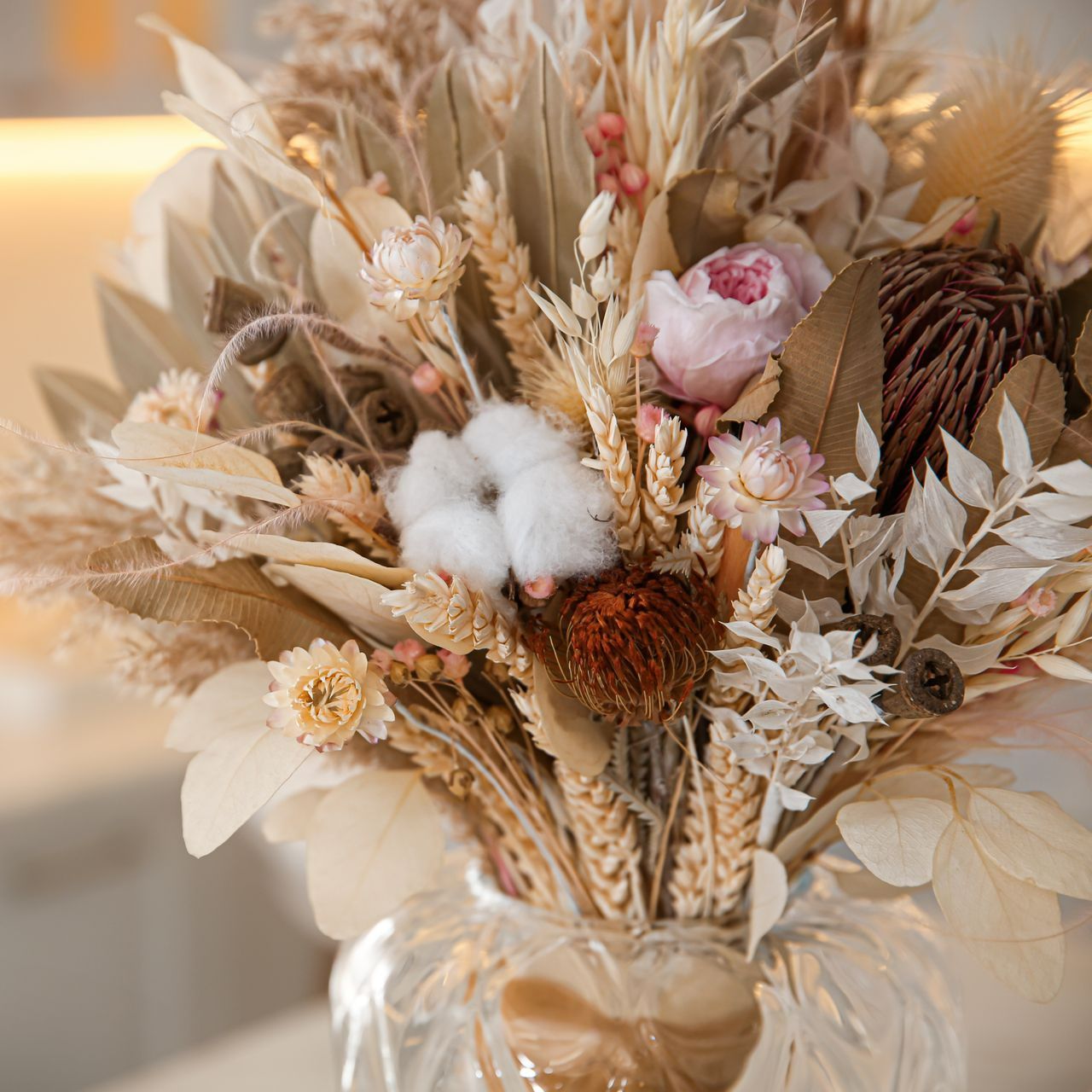 Bouquet de fleurs séchées décoré