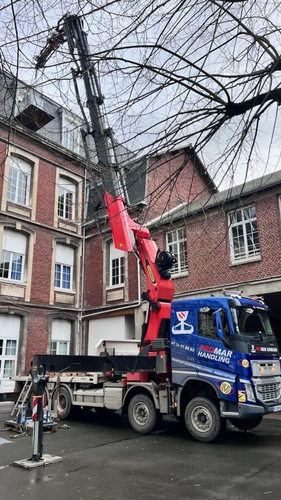 Camion à bras dans une rue