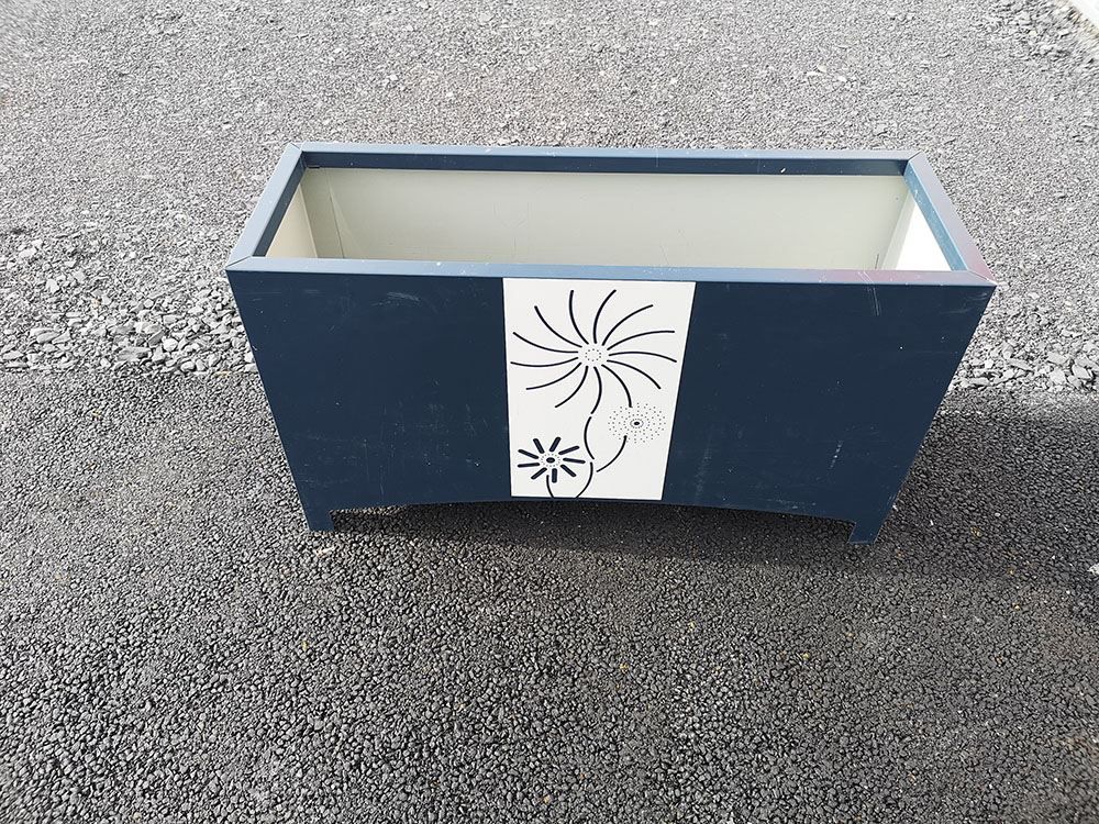 Bac à fleurs fait par Façonnage Pliage Métal