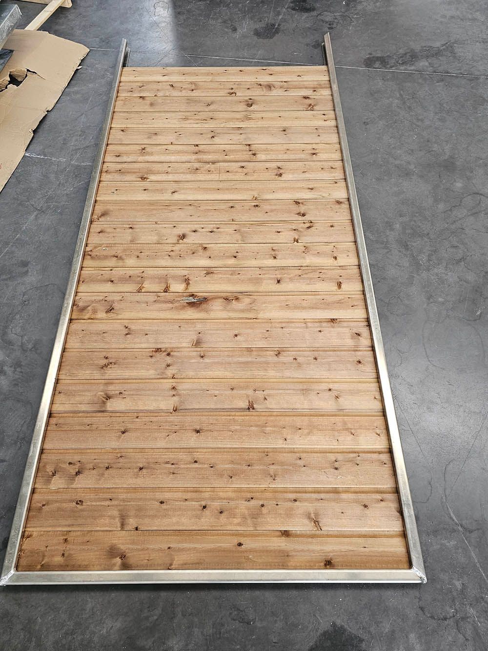 Porte coulissante de jardin fait par Façonnage Pliage Métal