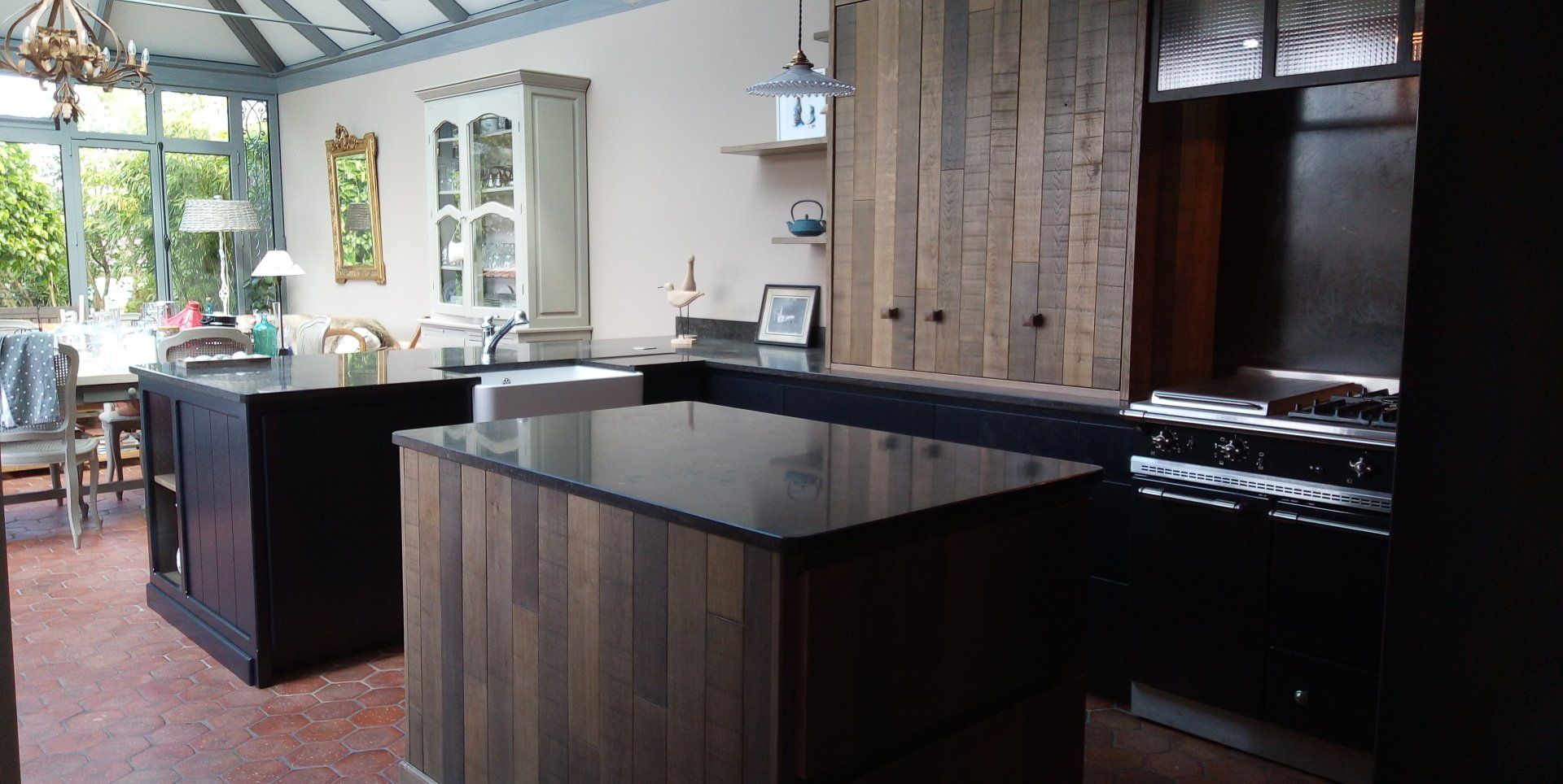 Cuisine avec marbre noir