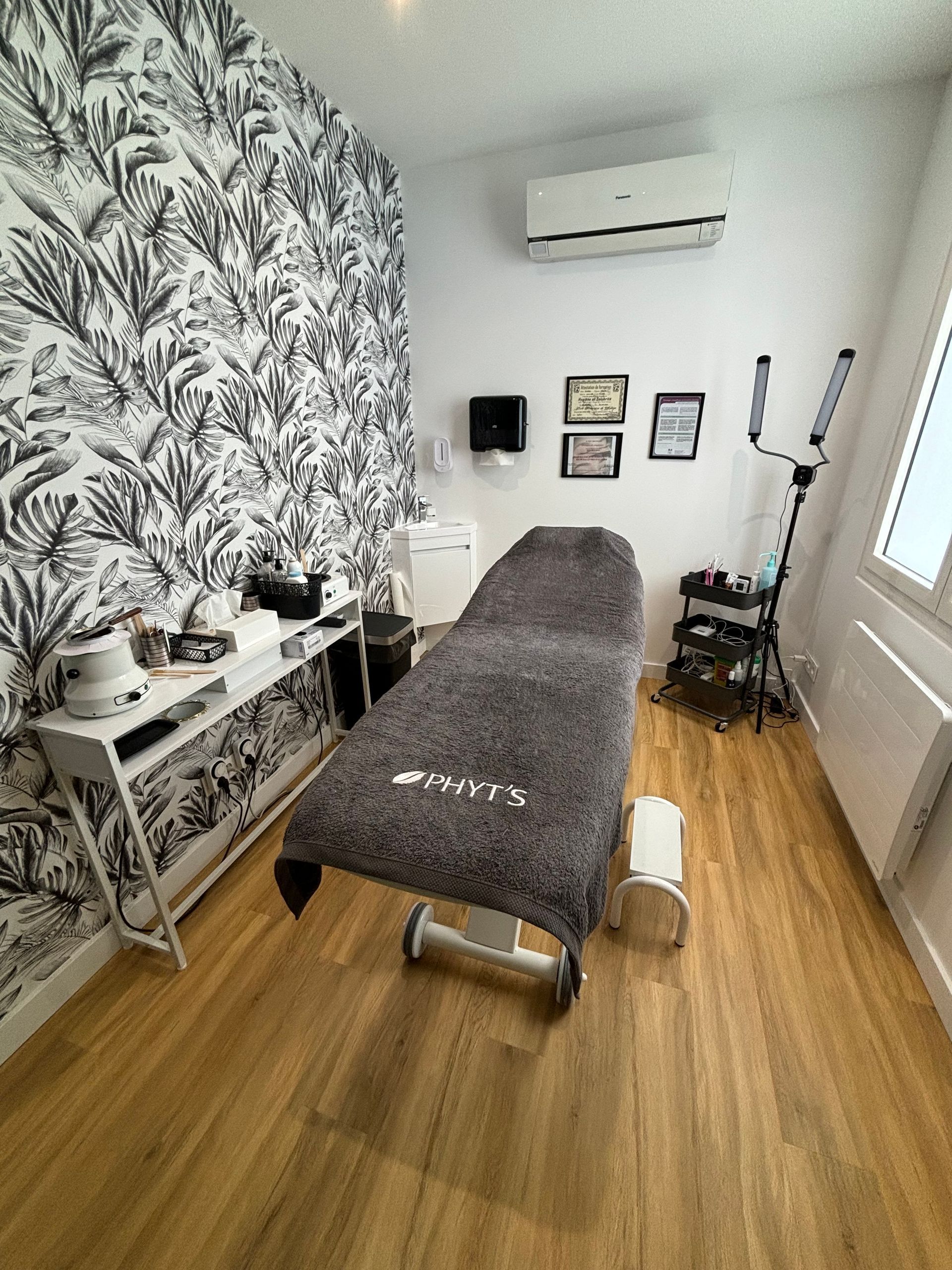 Cabine de maquillage permanent