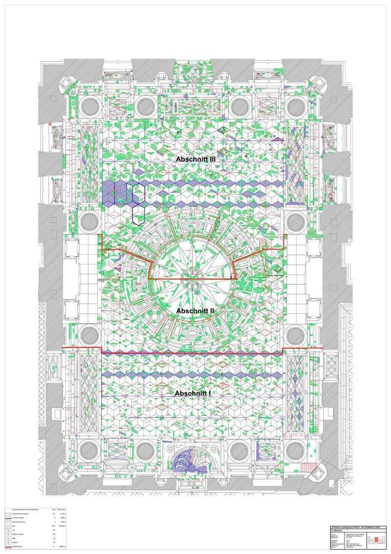 Detaillierter architektonischer Grundriss mit farbigen Grundstücksmarkierungen und Rasterlinien auf weißem Hintergrund