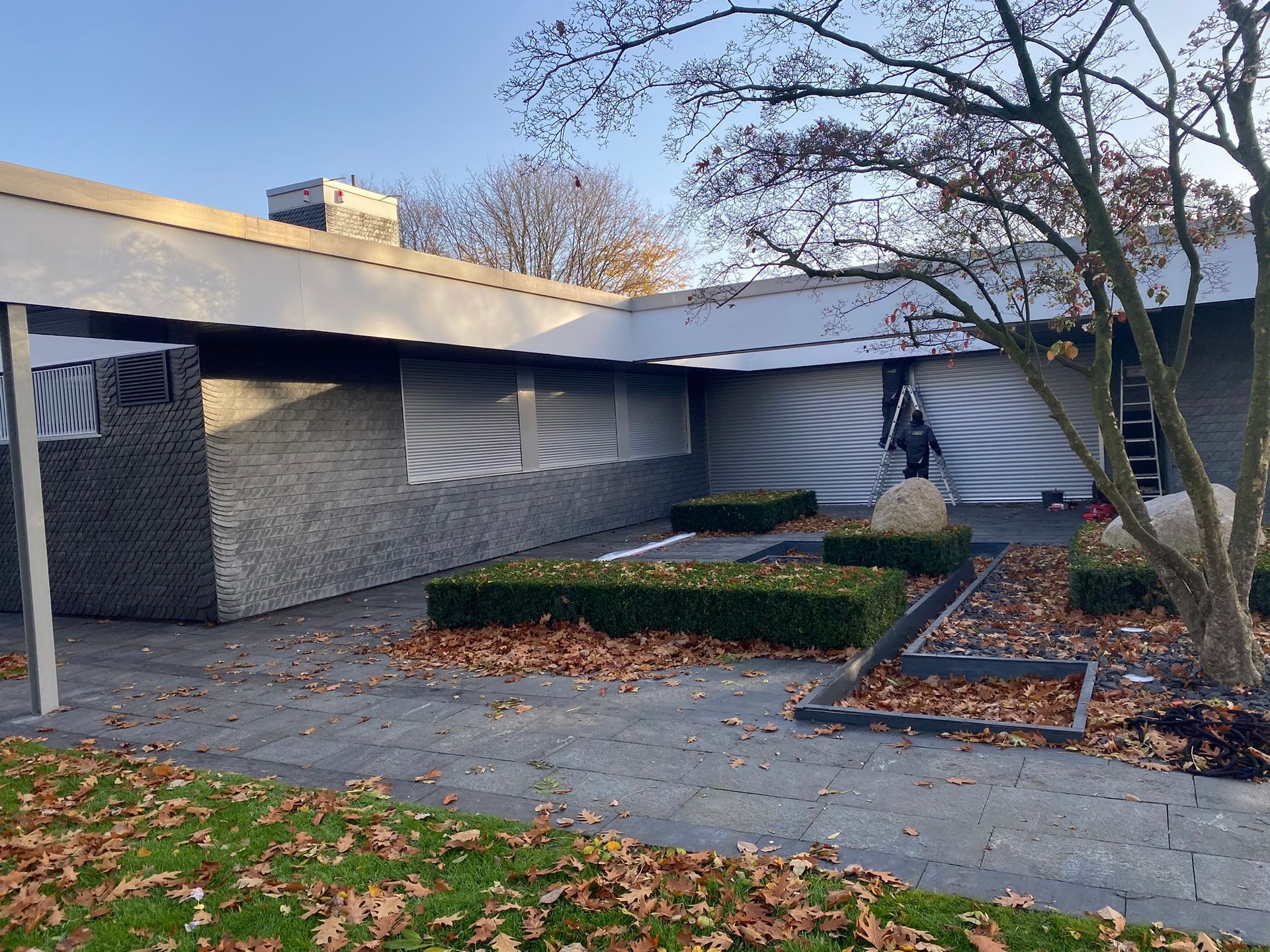 Hofeinfahrt Garagentor