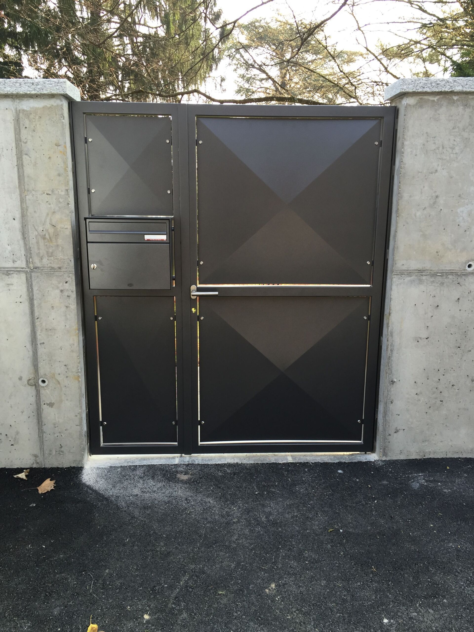 Portes en métal - Charrière SA