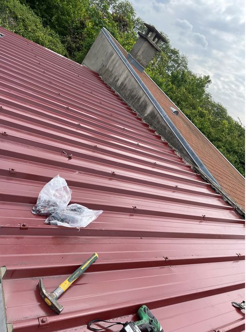 Couverture métallique couleur tuile