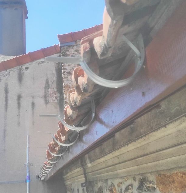 Bagues de fixation pour accueillir les gouttières