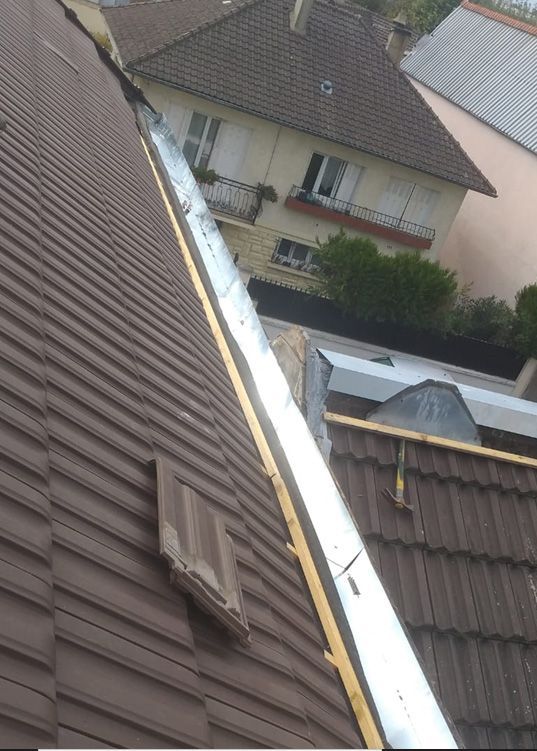 Solin de fin de toiture avant mise en place des gouttières