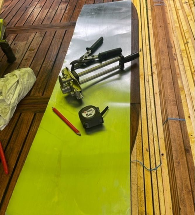 Plaque de zinc pour l'étanchéité de toiture