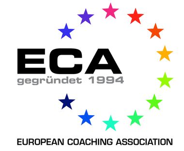 ECA Logo mit fettem Text, umgeben von mehrfarbigen Sternenkreis