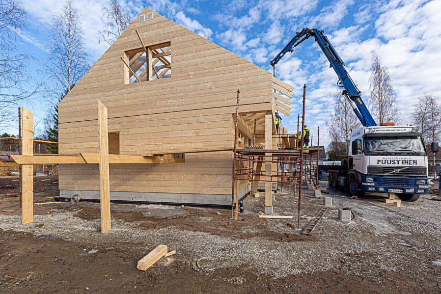 Hirsirakennukset - Kelorakennus Puustinen Oy