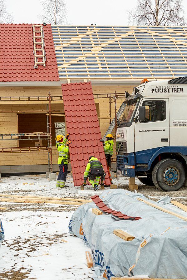 Hirsirakennukset - Kelorakennus Puustinen Oy