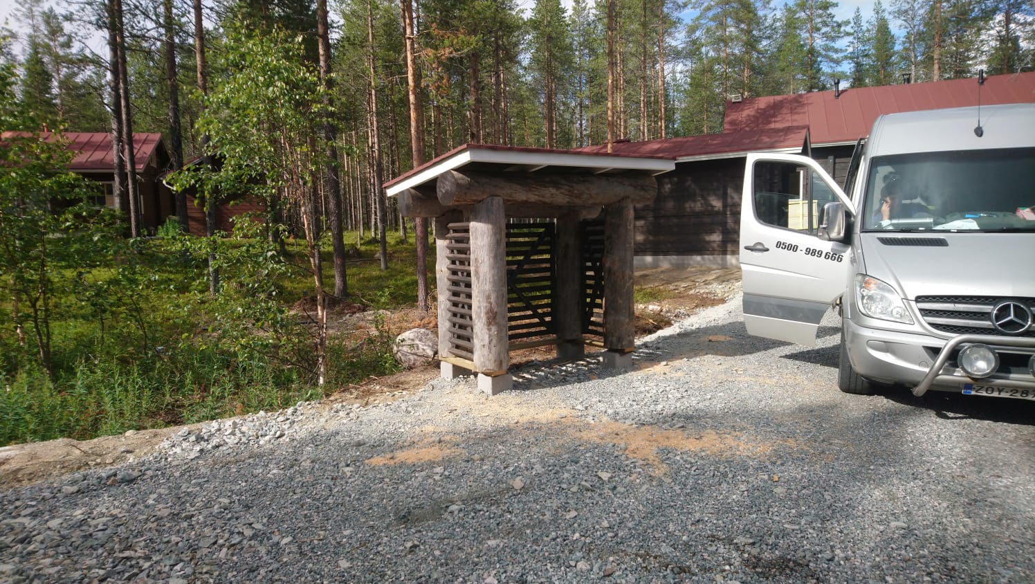 Roskakatokset - Kelorakennus Puustinen Oy