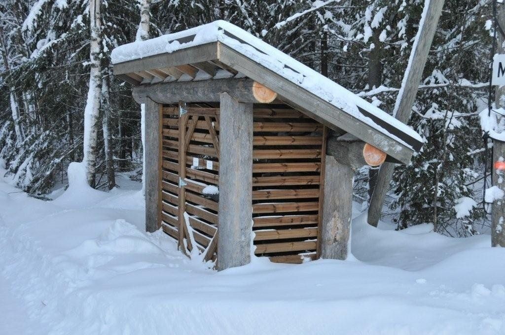 Roskakatokset - Kelorakennus Puustinen Oy