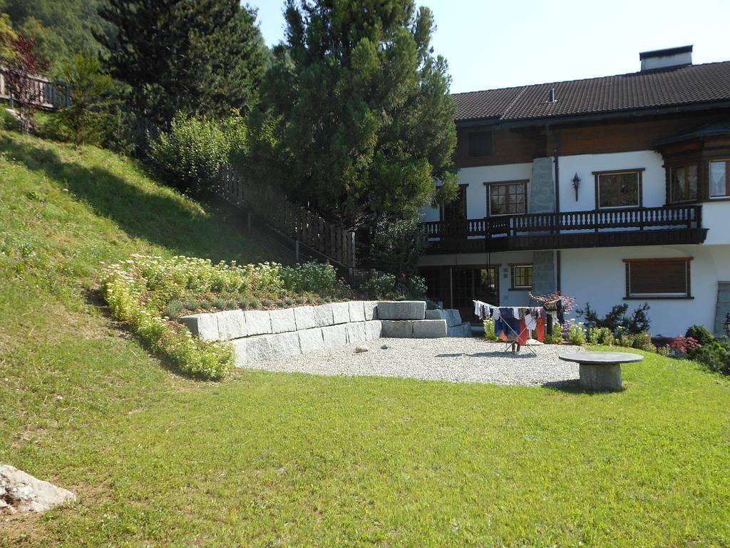 Gartengestaltung Blocksteinmauer